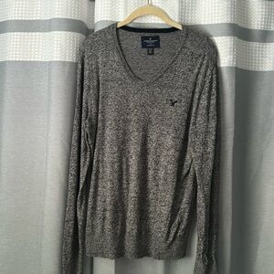 Men’s XS American Eagle lightweight/thin V-neck sweater.